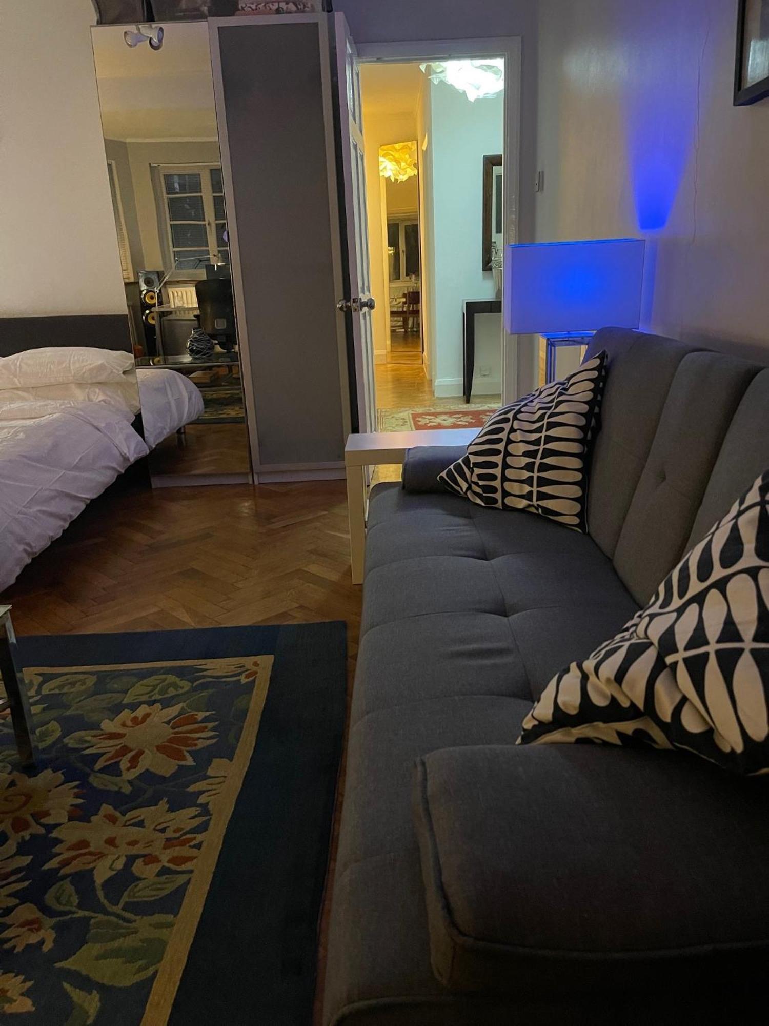 Gasthuis Large Double Bedroom 10 Minutes To *