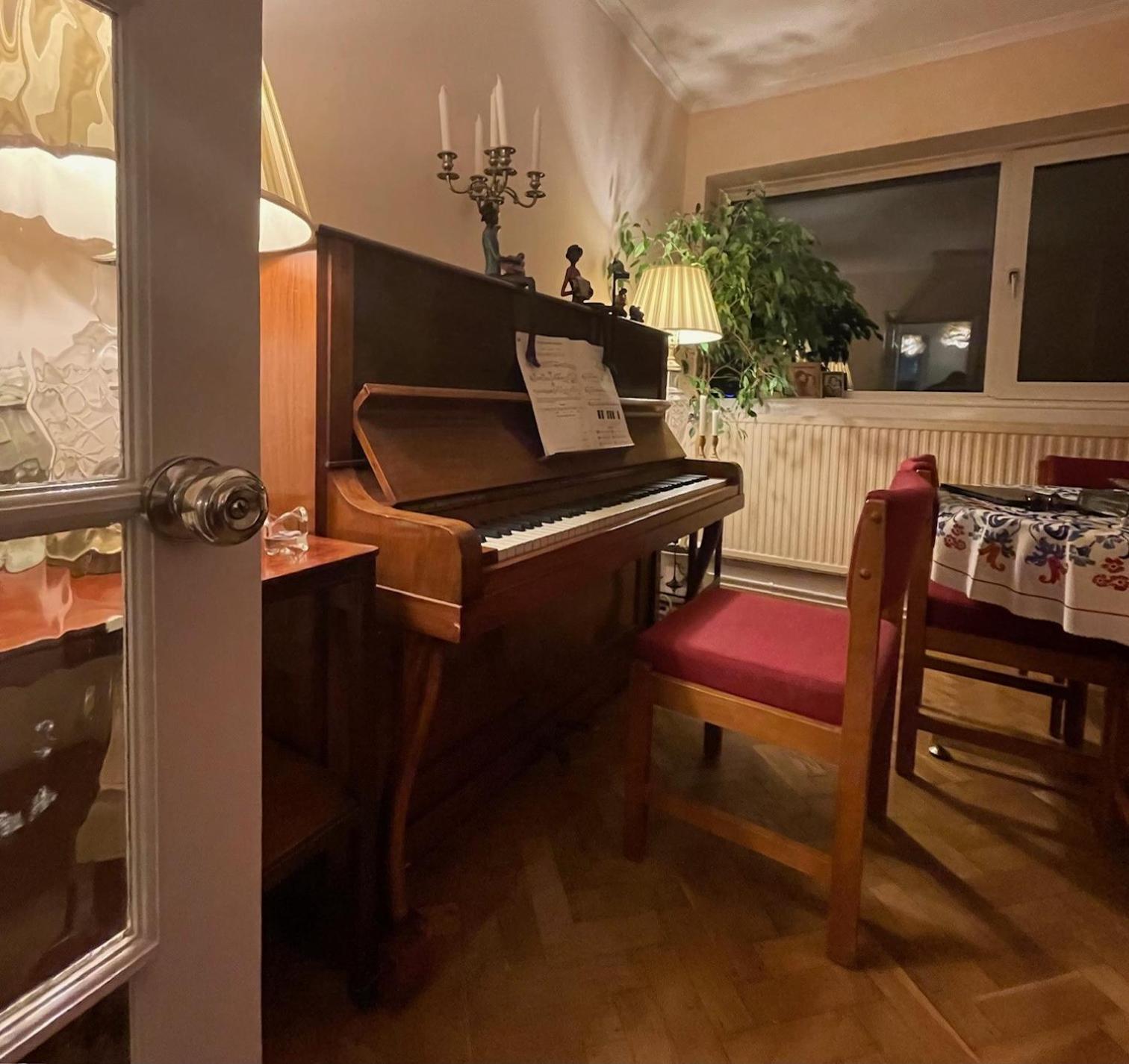 Large Double Bedroom 10 Minutes To Pensión